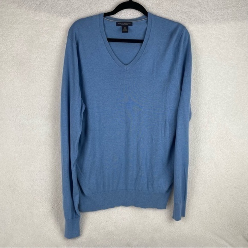 Banana Republic Luxe blue mens vneck, size LT